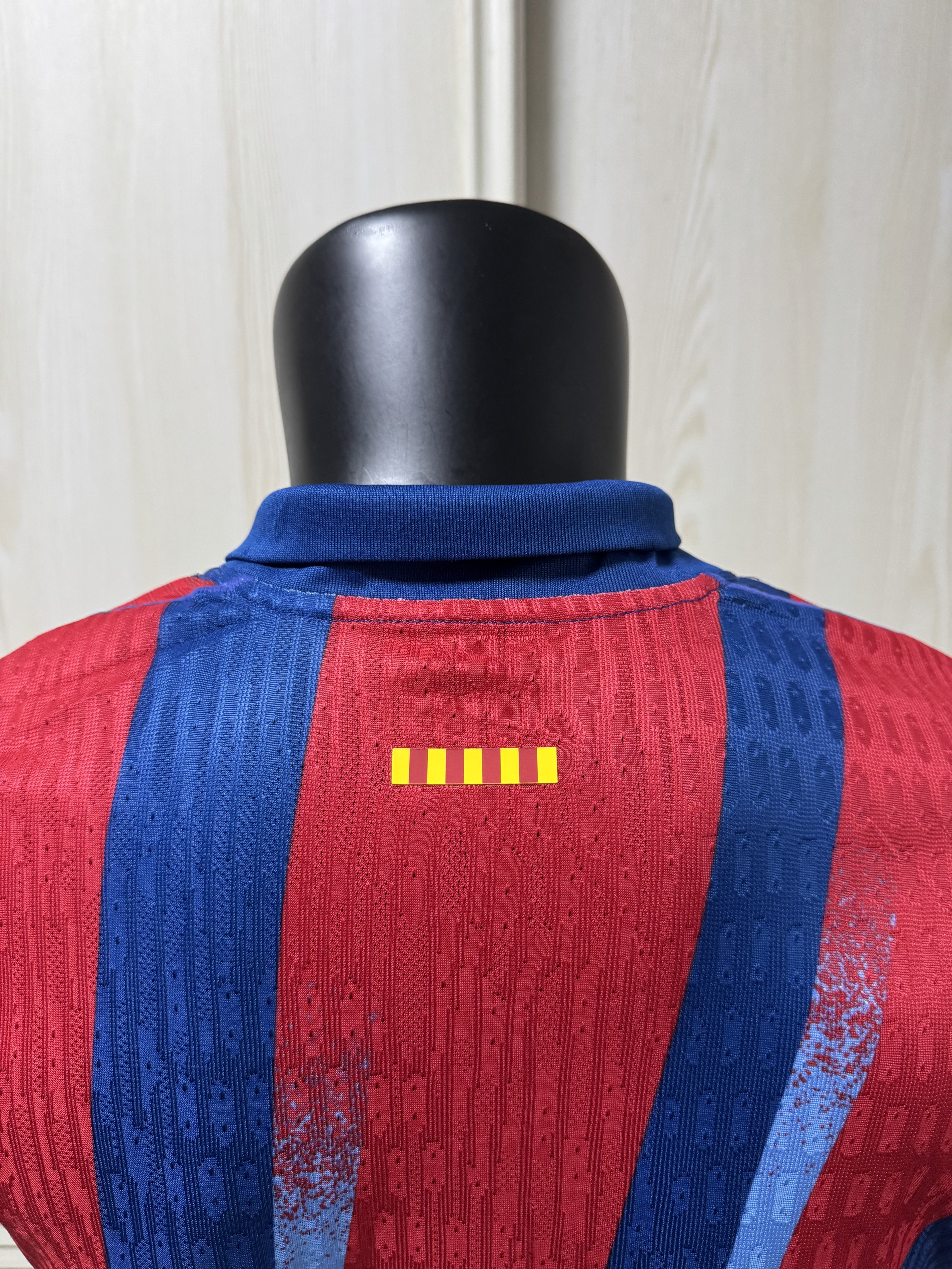 Nike Men's FC Barcelona Authentic Dri-Fit Stadium 4th Jersey 2526