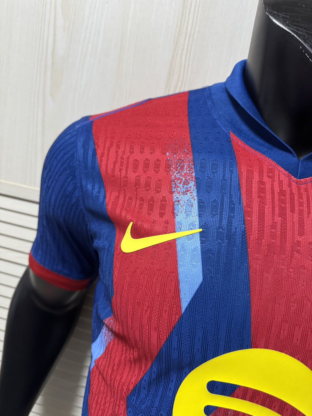 Nike Men's FC Barcelona Authentic Dri-Fit Stadium 4th Jersey 2526