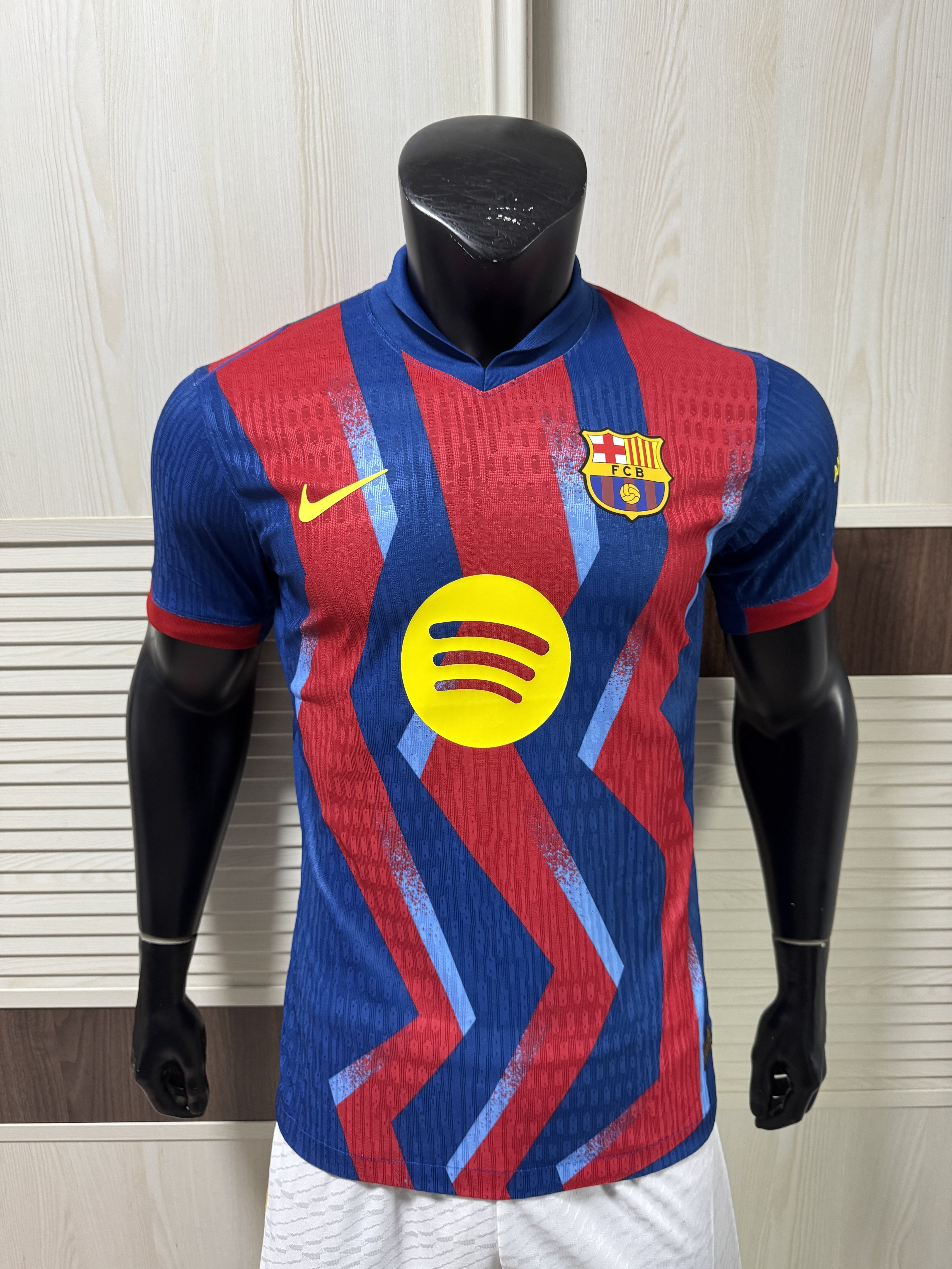 Nike Men's FC Barcelona Authentic Dri-Fit Stadium 4th Jersey 2526