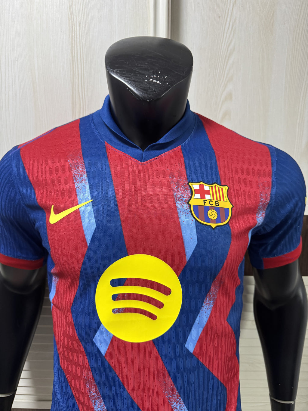 Nike Men's FC Barcelona Authentic Dri-Fit Stadium 4th Jersey 2526