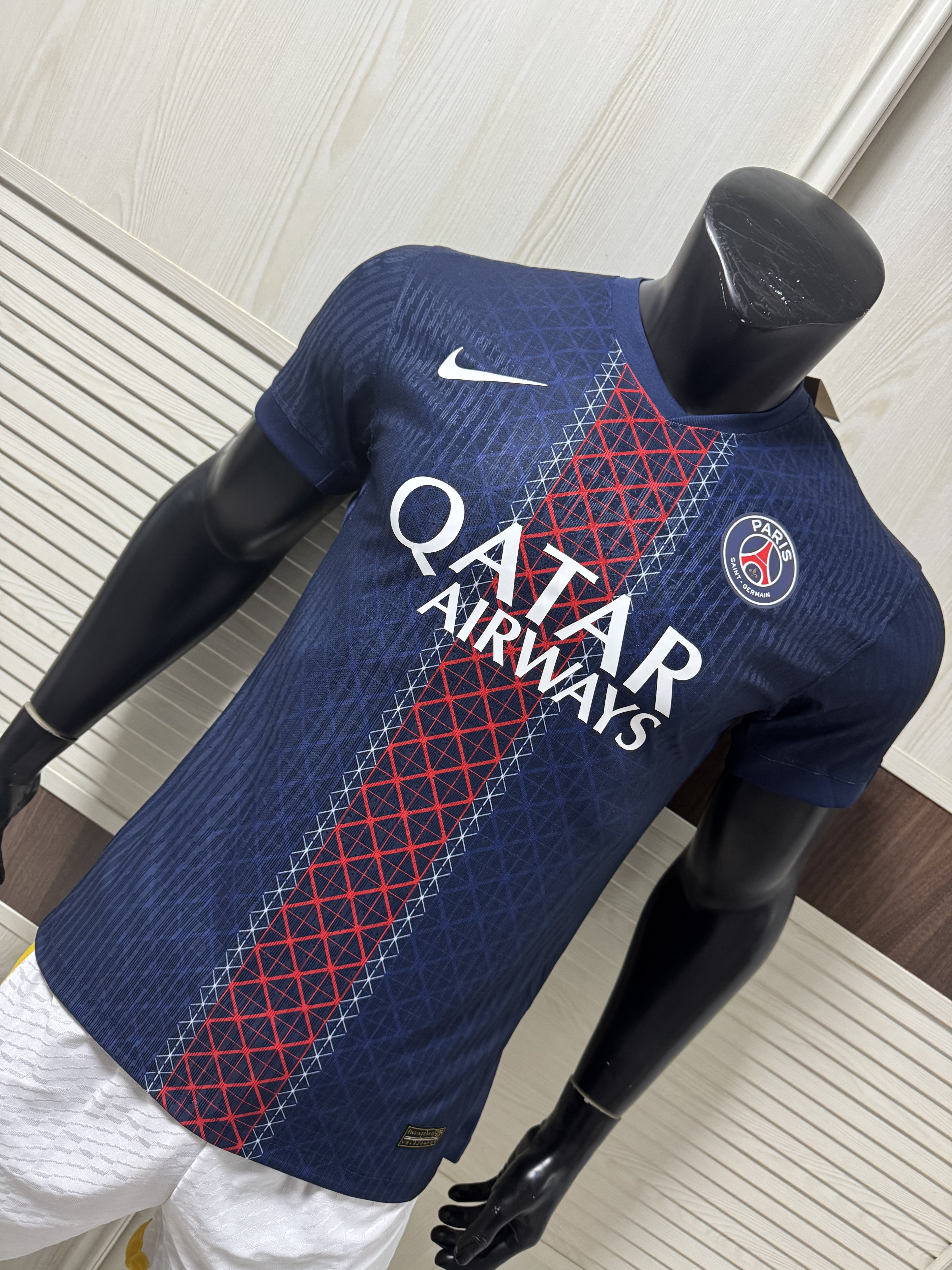 Nike Men's Paris Saint-Germain Stadium Home Dri-FIT Soccer Jersey 25-26
