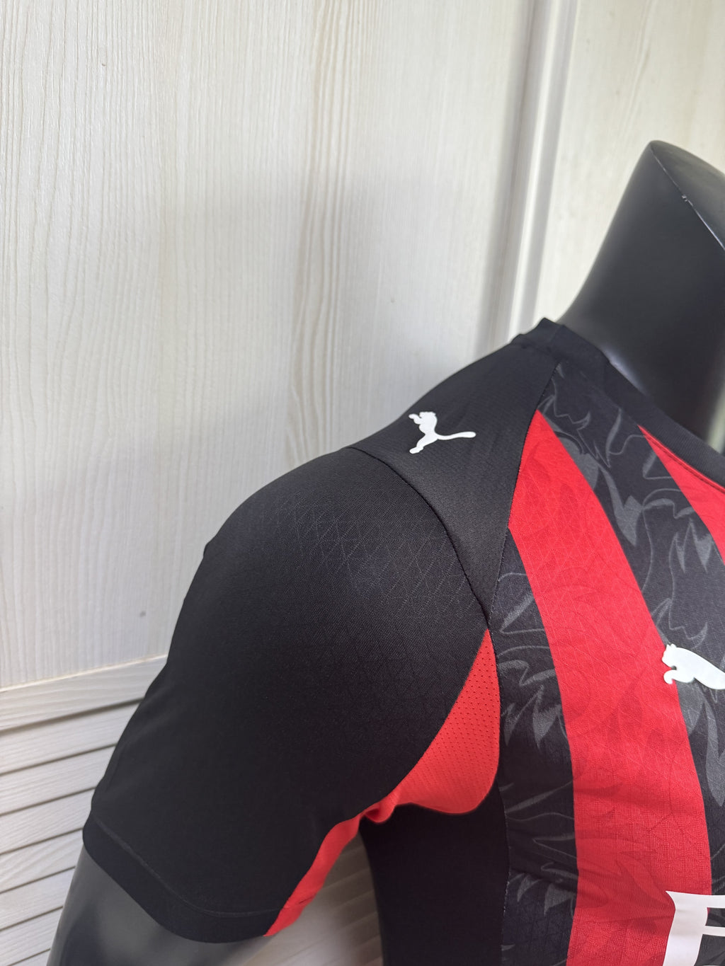 MILAN HOME AUTHENTIC 202526 JERSEY