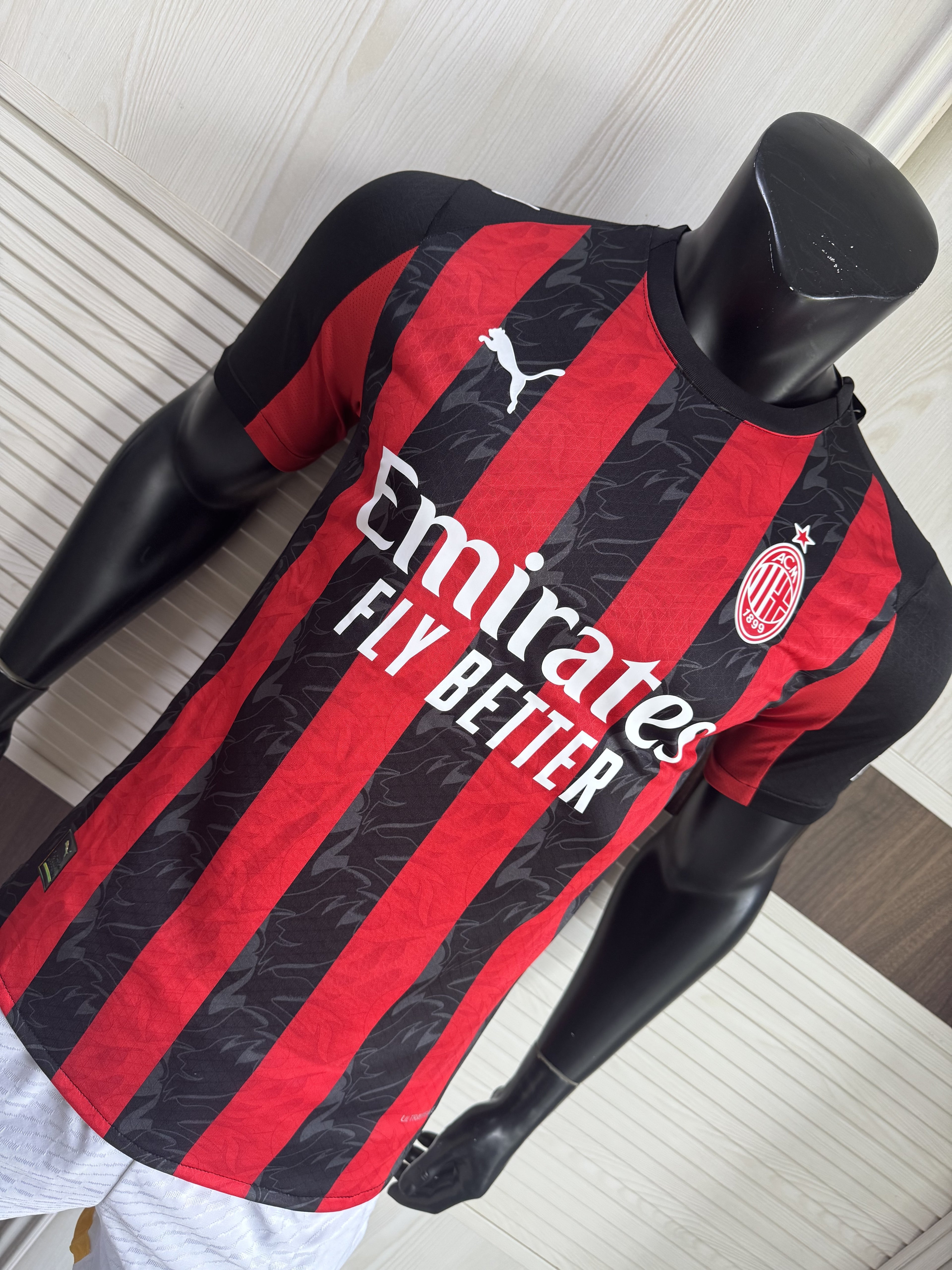MILAN HOME AUTHENTIC 202526 JERSEY