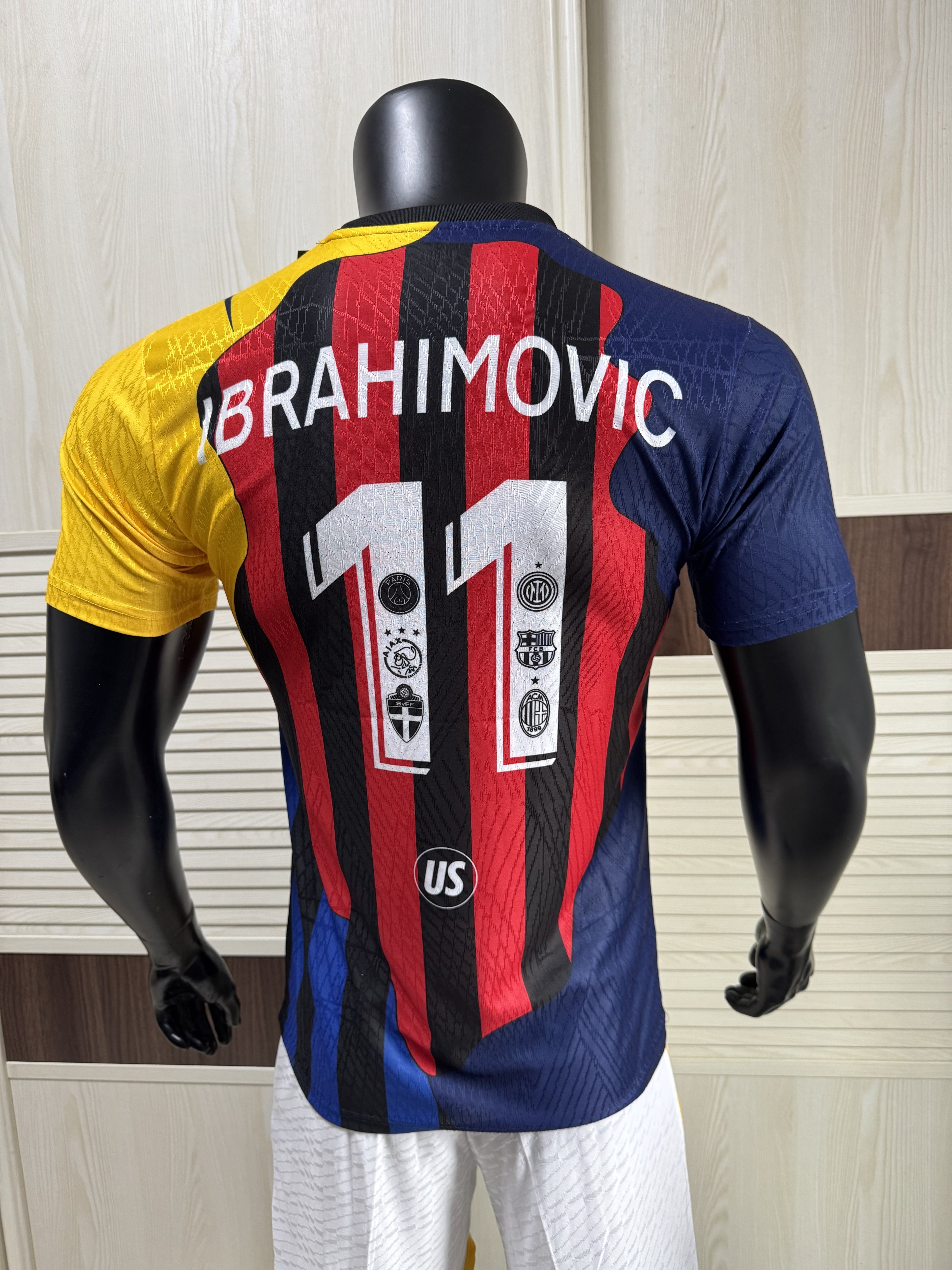 25-26 IBRAHIMOVIC Career Exclusive Edition Kit