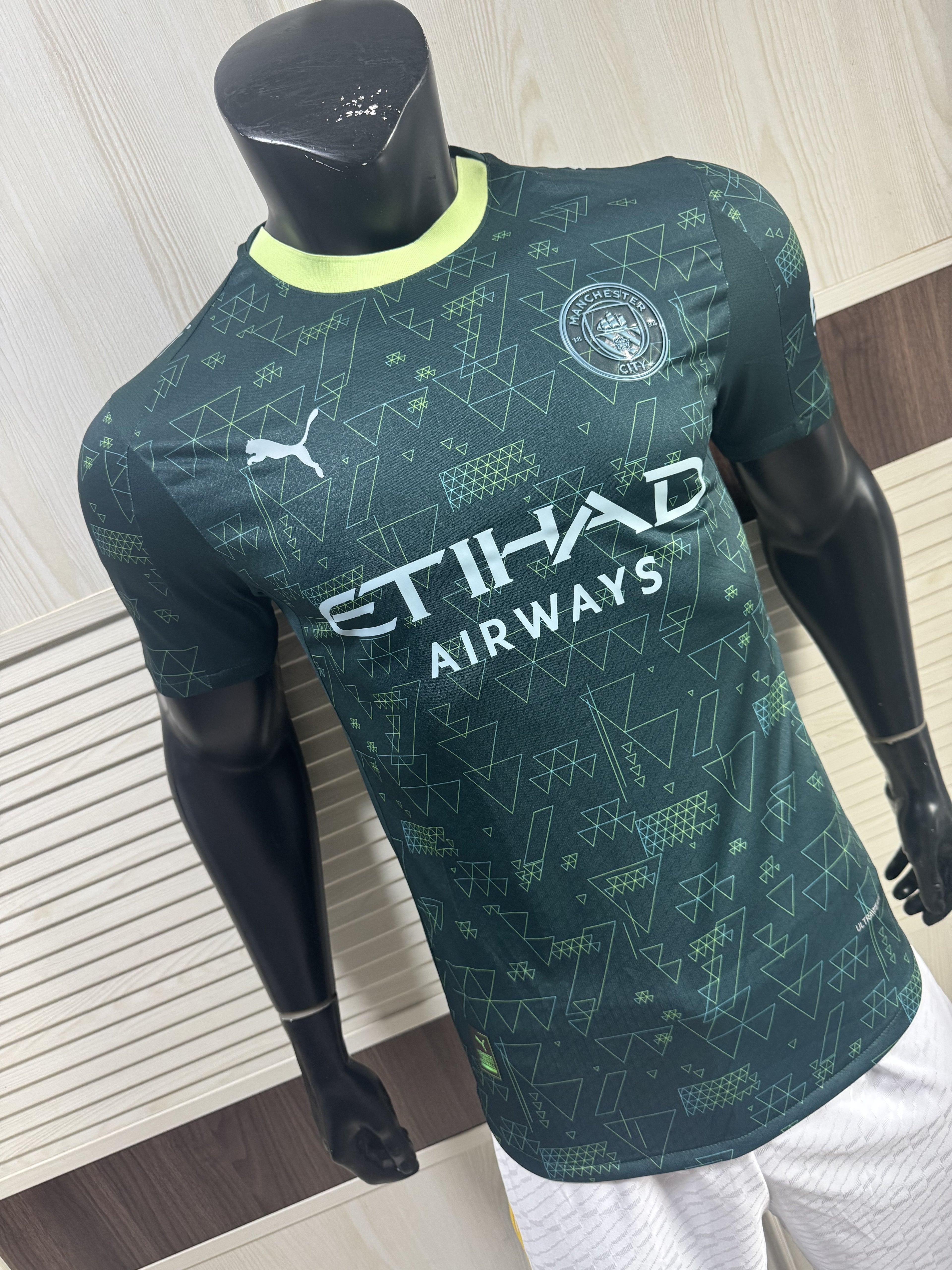 PUMA MANCHESTER CITY 4TH JERSEY SHIRT 2025-2026